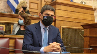 Super League 2: Ο Αυγενάκης παρουσίασε στη Βουλή τα κριτήρια συμμετοχής