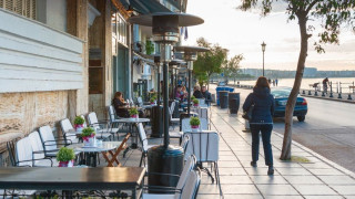 Εστίαση: Στοπ και στα ανεμβολίαστα παιδιά κάτω των 12 ετών