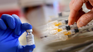 Εμβόλιο Moderna: Παράγει διπλάσια αντισώματα από της Pfizer - Τι έδειξε πρόσφατη μελέτη