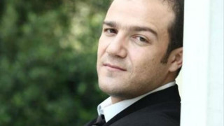 Γνωστός Έλληνας ηθοποιός παντρεύεται τον σύντροφό του!