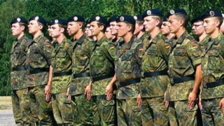 Προσλήψεις: 1180 θέσεις εργασίας σε στρατό, αεροπορία, ναυτικό