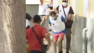 Δάφνη: Συγγενείς του θύματος επιτέθηκαν στον συζυγοκτόνο έξω από την Ευελπίδων