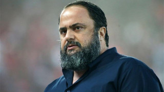 Έξαλλος ο Μαρινάκης για τον αποκλεισμό: «Ορισμένοι από εσάς δεν θα έχουν καν θέση στην ομάδα»