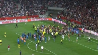 «Κλείνει» η νότια κερκίδα της Νις - Επανάληψη του ματς ζητά η Μαρσέιγ!