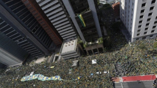 Λαοθάλασσα στη Βραζιλία κατά της υποχρεωτικότητας και υπέρ των ατομικών ελευθεριών!