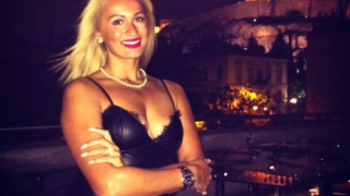 Εξ απορρήτων: Η ξανθιά καλλίγραμμη δημοσιογράφος που ήταν μαζί με τον Μαρινάκη!