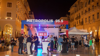 Φιλική συνάντηση στο booth του Metropolis 95.5