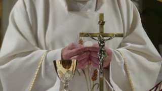 Κορωνοϊός: Αρνητής ιερέας το έσκασε από το νοσοκομείο και πέθανε λίγες ώρες μετά