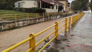 Υπερχείλισε το ποτάμι στο Ζαγκλιβέρι (pics+vid)