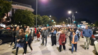 Θεσσαλονίκη: Σε εξέλιξη τώρα πορεία κατά του υποχρεωτικού εμβολιασμού στο κέντρο!