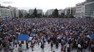 «Πατριώτες» εναντίον «υποταγμένων»…