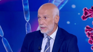 Καθηγητής Τσακρής: Ο κορωνοϊός ήρθε για να μείνει -Δεν προστατεύει απόλυτα το εμβόλιο