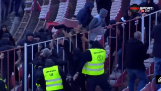 ΧΑΜΟΣ στη Βουλγαρία και μάχες σώμα με σώμα σε ποδοσφαιρικό αγώνα