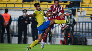 Με...δώρο-πέναλτι πέρασε από το Αγρίνιο ο Ολυμπιακός