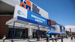 Τρίτη δόση εμβολίου: Άνοιξε η πλατφόρμα για τους άνω των 18