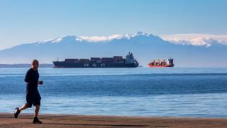 Θεσσαλονίκη: «Λύθηκε» το χειρόφρενο ΙΧ και κατέληξε στη θάλασσα