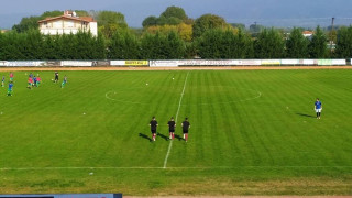 Superleague 2 - Αθάνατο ελληνικό ποδόσφαιρο: Μηχανάκι κατέστρεψε τον αγωνιστικό χώρο