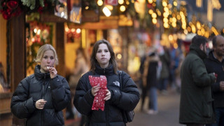 Πώς θα κάνουν ρεβεγιόν σε Ευρώπη και Ελλάδα εμβολιασμένοι και ανεμβολίαστοι