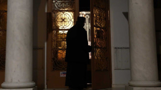 Απίστευτο: Ιερέας στην Πιερία προέτρεψε πιστούς να δηλητηριάσουν τα σκυλιά τους!