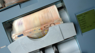 «Τσουνάμι» πληρωμών τον Δεκέμβριο - Διπλά επιδόματα, αναδρομικά και έκτακτες καταβολές