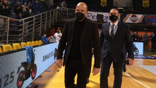 Standing ovation για τον Νίκο Γκάλη στο «Αλεξάνδρειο»