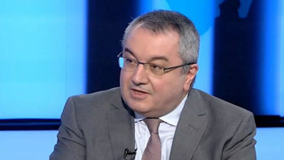 Μόσιαλος: «Θα προτιμούσα ένα θετικό μέτρο για τους ανεμβολίαστους άνω των 60 ετών»