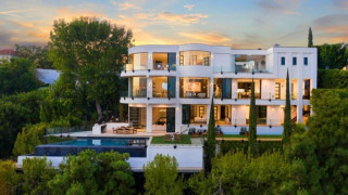 Πάρις Κασιδόκωστας: Η έπαυλη με την συγκλονιστική θέα που πουλά στο Μπέβερλι Χιλς