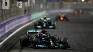 F1: Ο συναρπαστικός αγώνας στην Τζέντα και οι... μάχες Χάμιλτον-Φερστάπεν