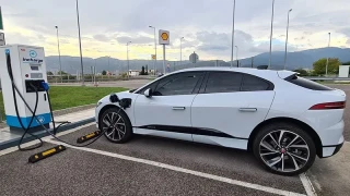 Στο laptop ή στο κινητό σας όλοι οι σταθμοί φόρτισης των Δήμων