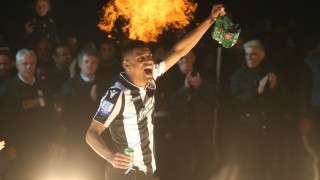 Δεν...κρατιέται ο Λέο Μάτος να βρεθεί στην Τούμπα! (pic)