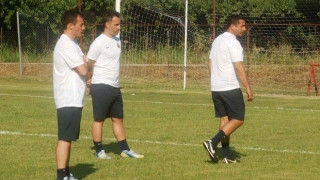 Πρώτη σε κλίμα αβεβαιότητας... (pics)