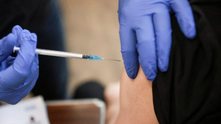 Γρίπη: Έρχεται το ενισχυμένο εμβόλιο για τους άνω των 65 ετών