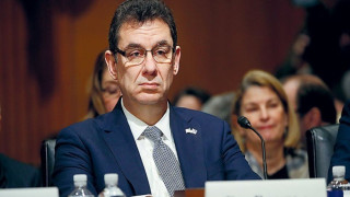 Εφιαλτική πρόβλεψη Άλμπερτ Μπουρλά: «Ο κορωνοϊός μπορεί να κρατήσει 10 χρόνια»