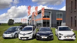 Aυτοκίνητο: Εξαγορά – μαμούθ 4,9 δισ. ευρώ