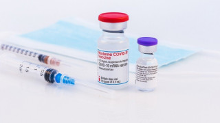 Moderna: Προς το 2023 το μονοδοσικό συνδυαστικό εμβόλιο κορωνοϊού και γρίπης