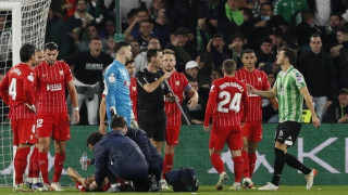 Απίστευτα πράγματα στο Μπέτις - Σεβίλλη: Πέταξαν σιδερένια βέργα στο κεφάλι παίκτη των φιλοξενούμενων