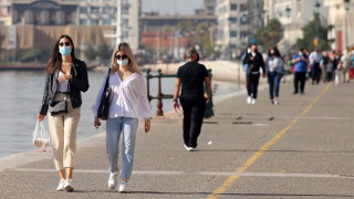 Κορωνοϊός: Πότε θα αρθούν τα μέτρα -Τι σταθμίζουν και τι αναμένουν οι ειδικοί