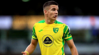 Σουτ του Τζόλη κατέληξε στο πρόσωπο οπαδού και για συγνώμη του χάρισε τη φανέλα του