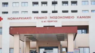 Ντροπή: Καρκινοπαθής με κορωνοϊό περίμενε 10 ώρες στο αυτοκίνητο για να αδειάσει κρεβάτι