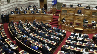 Αλλαγές στον εκλογικό νόμο; «Παραθυράκι» ψάχνει η κυβέρνηση