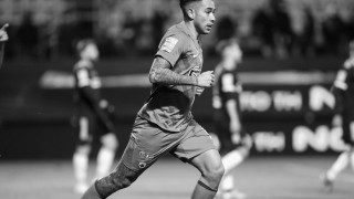 Υπόκλιση Καρυπίδη σε Αραούχο