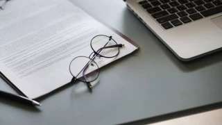 Από τεχνητή νοημοσύνη μέχρι κυβερνοασφάλεια: Τα 10 επαγγέλματα με τη μεγαλύτερη ζήτηση