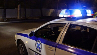 Αστυνομική έφοδος σε συνδέσμους: Κατασχέθηκαν στυλιάρια και κράνη