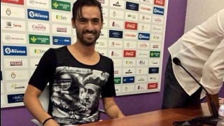 Παρουσιάστηκε με μπλούζα του δικτάτορα Φράνκο!
