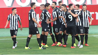 Aνω (Πέλκας), κάτω (Ρατς) και πλαγίως (Λούκας)…