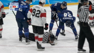 Διαιτητής χόκεϊ δέχτηκε το πακ στο πρόσωπο και σωριάστηκε στο έδαφος