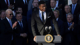 Αντετοκούνμπο: Πώς βγάζει περισσότερα εκατομμύρια έξω από τα παρκέ