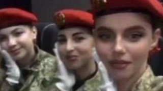 TikTok: Πανέμορφες Ουκρανές κατατάσσονται στον στρατό