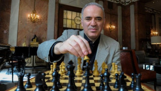 Κασπάροφ για Πούτιν: «Σταματήστε να τον αποκαλείτε πρόεδρο, είναι δικτάτορας»