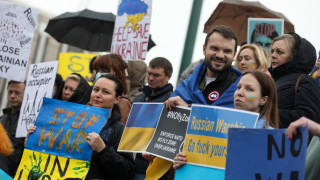 Ουκρανοί ψέλνουν τον εθνικό ύμνο της Ελλάδας και τραγουδούν Θεοδωράκη